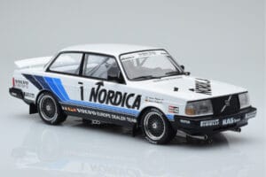 Volvo 240 Turbo Nordica #1 J. Cecotto / A. Olafsson ETCC Brno 1986 IXO 1:18 18RMC087 Metalli — kuva 4 / 6