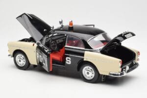 Volvo P121 Poliisi Revell 1:18 8904 Metalli — kuva 5 / 8