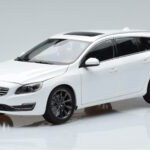 Volvo V60 D3 Crystal Valkoinen FAW 1:18