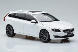 Volvo V60 D3 Crystal Valkoinen FAW 1:18 9430840 Metalli — kuva 5 / 7