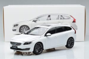 Volvo V60 D3 Crystal Valkoinen FAW 1:18 9430840 Metalli — kuva 7 / 7