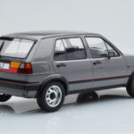 Volkswagen Golf GTI Mk2 Harmaa MCG 1:18 - image 2 of 6