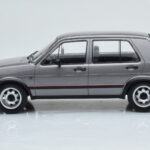 Volkswagen Golf GTI Mk2 Harmaa MCG 1:18 - image 3 of 6
