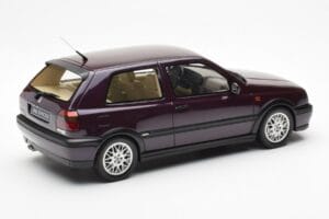 Volkswagen Golf Mk3 VR6 Syncro Tumma Violetti Helmiäinen Otto 1:18 OT1052 Hartsi — kuva 2 / 6