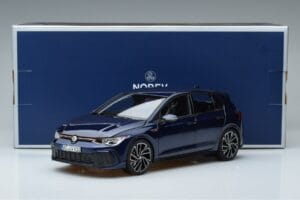 Volkswagen Golf GTI Mk8 Sininen Norev 1:18 188594 Metalli — kuva 7 / 7