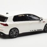 Volkswagen Golf GTI Mk8 Clubsport Valkoinen Otto 1:18 - image 2 of 6