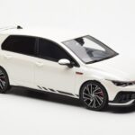 Volkswagen Golf GTI Mk8 Clubsport Valkoinen Otto 1:18 - image 4 of 6