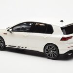 Volkswagen Golf GTI Mk8 Clubsport Valkoinen Otto 1:18 - image 5 of 6