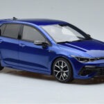 Volkswagen Golf Mk8 R Sininen Otto 1:18 - image 4 of 6
