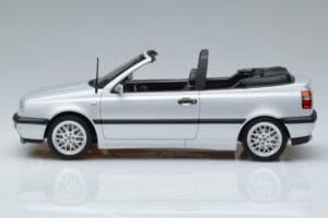 Volkswagen Golf Mk3 Avoauto Hopea Norev 1:18 188468 Metalli — kuva 3 / 6