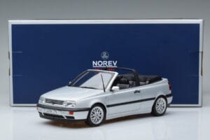 Volkswagen Golf Mk3 Avoauto Hopea Norev 1:18 188468 Metalli — kuva 6 / 6