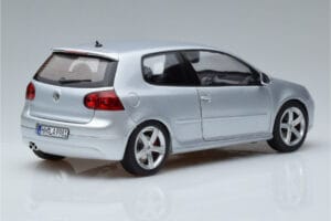 Volkswagen Golf GTI Mk5 Pirelli Edition Hopea Norev 1:18 188425 Metalli — kuva 3 / 7