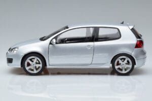 Volkswagen Golf GTI Mk5 Pirelli Edition Hopea Norev 1:18 188425 Metalli — kuva 4 / 7