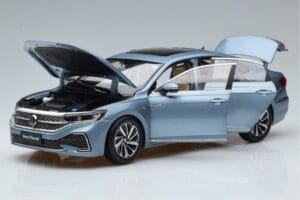 Volkswagen Passat B8 Sininen FAW 1:18 ZVF000003A Metalli — kuva 2 / 7
