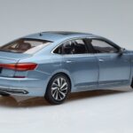 Volkswagen Passat B8 Sininen FAW 1:18 ZVF000003A Metalli - image 3 of 7