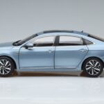 Volkswagen Passat B8 Sininen FAW 1:18 ZVF000003A Metalli - image 4 of 7