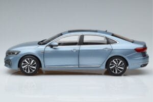 Volkswagen Passat B8 Sininen FAW 1:18 ZVF000003A Metalli — kuva 4 / 7