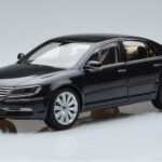 Volkswagen Phaeton V6 Mazeppa Harmaa Kyosho 1:18