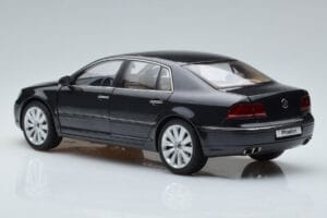 Volkswagen Phaeton V6 Mazeppa Harmaa Kyosho 1:18 08831MBK Metalli — kuva 7 / 9
