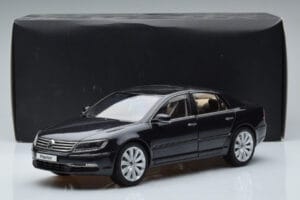 Volkswagen Phaeton V6 Mazeppa Harmaa Kyosho 1:18 08831MBK Metalli — kuva 9 / 9