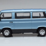 Volkswagen T3 Multivan Sininen Norev 1:18 - image 3 of 6
