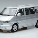 Volkswagen T4b Transporter Caravelle Minibus Schuco 1:18 450041500 Metalli