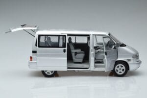 Volkswagen T4b Transporter Caravelle Minibus Schuco 1:18 450041500 Metalli — kuva 4 / 8