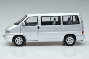 Volkswagen T4b Transporter Caravelle Minibus Schuco 1:18 450041500 Metalli — kuva 5 / 8