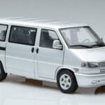 Volkswagen T4b Transporter Caravelle Minibus Schuco 1:18 450041500 Metalli - image 6 of 8