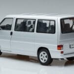 Volkswagen T4b Transporter Caravelle Minibus Schuco 1:18 450041500 Metalli - image 7 of 8