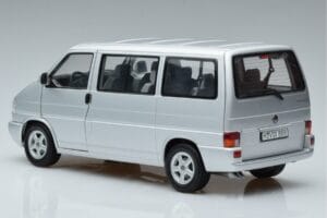 Volkswagen T4b Transporter Caravelle Minibus Schuco 1:18 450041500 Metalli — kuva 7 / 8