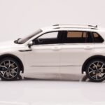 Volkswagen Tiguan R Valkoinen Otto 1:18 - image 3 of 6