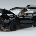 Volkswagen Touareg CR Musta FAW 1:18 LTC761021BLA Metalli - image 2 of 7