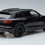 Volkswagen Touareg CR Musta FAW 1:18 LTC761021BLA Metalli - image 3 of 7