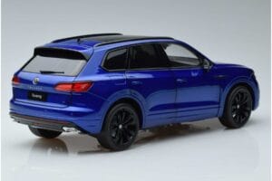 Volkswagen Touareg CR Sininen FAW 1:18 LTC761021BLU Metalli — kuva 3 / 7