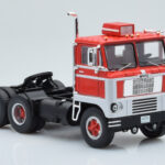 White 7400 Punainen Hopea IXO 1:43 - image 3 of 5