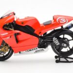 Yamaha YZR-M1 Marlboro Yamaha Team #3 M. Biaggi MotoGP 2002 Minichamps 1:12