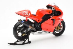 Yamaha YZR-M1 Marlboro Yamaha Team #3 M. Biaggi MotoGP 2002 Minichamps 1:12 122026303 Metalli — kuva 3 / 4