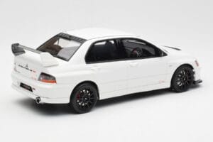 Mitsubishi Lancer Evo VIII MR FQ-400 Valkoinen Otto 1:18 OT777 Hartsi — kuva 2 / 6