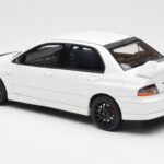 Mitsubishi Lancer Evo VIII MR FQ-400 Valkoinen Otto 1:18 - image 5 of 6