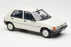 Peugeot 205 Junior Valkoinen Otto 1:18 OT463 Hartsi — kuva 4 / 6