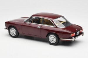 Alfa Romeo 2000 GTV Kastanjanpunainen Norev 1:18 187916 Metalli — kuva 7 / 8