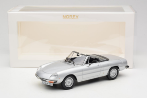 Alfa Romeo 2000 Spider Hopea Norev 1:18 187884 Metalli — kuva 6 / 6