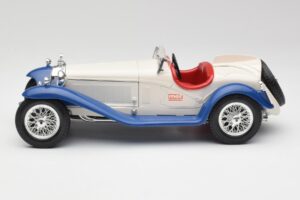 Alfa Romeo 2300 Spider Valkoinen & Sininen Bburago 1:18 3008-M1 Metalli — kuva 3 / 6