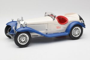 Alfa Romeo 2300 Spider Valkoinen & Sininen Bburago 1:18 3008-M1 Metalli