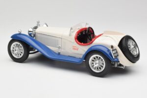Alfa Romeo 2300 Spider Valkoinen & Sininen Bburago 1:18 3008-M1 Metalli — kuva 5 / 6
