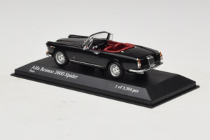 Alfa Romeo 2600 Spider Musta Minichamps 1:43 400120630 Metalli — kuva 3 / 4