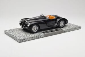 Alfa Romeo 6C 2500 SS Corsa Spider Musta Minichamps 1:18 107120231 Metalli