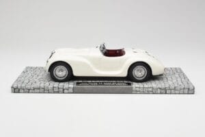 Alfa Romeo 6C 2500 SS Corsa Spider Valkoinen Minichamps 1:18 107120232 Hartsi — kuva 3 / 6