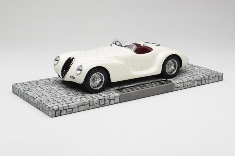 Alfa Romeo 6C 2500 SS Corsa Spider Valkoinen Minichamps 1:18 107120232 Hartsi